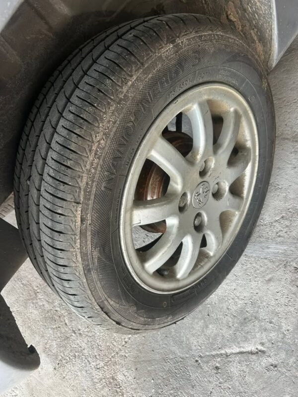 Juego 4 llantas aleación ORIGINALES 206 cubiertas TOYO NUEVAS