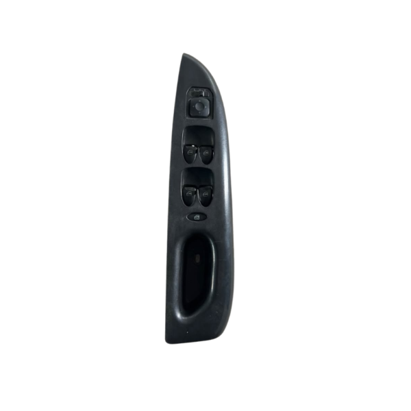 Botonera alzacristales puerta delantera izquierda Chery qq